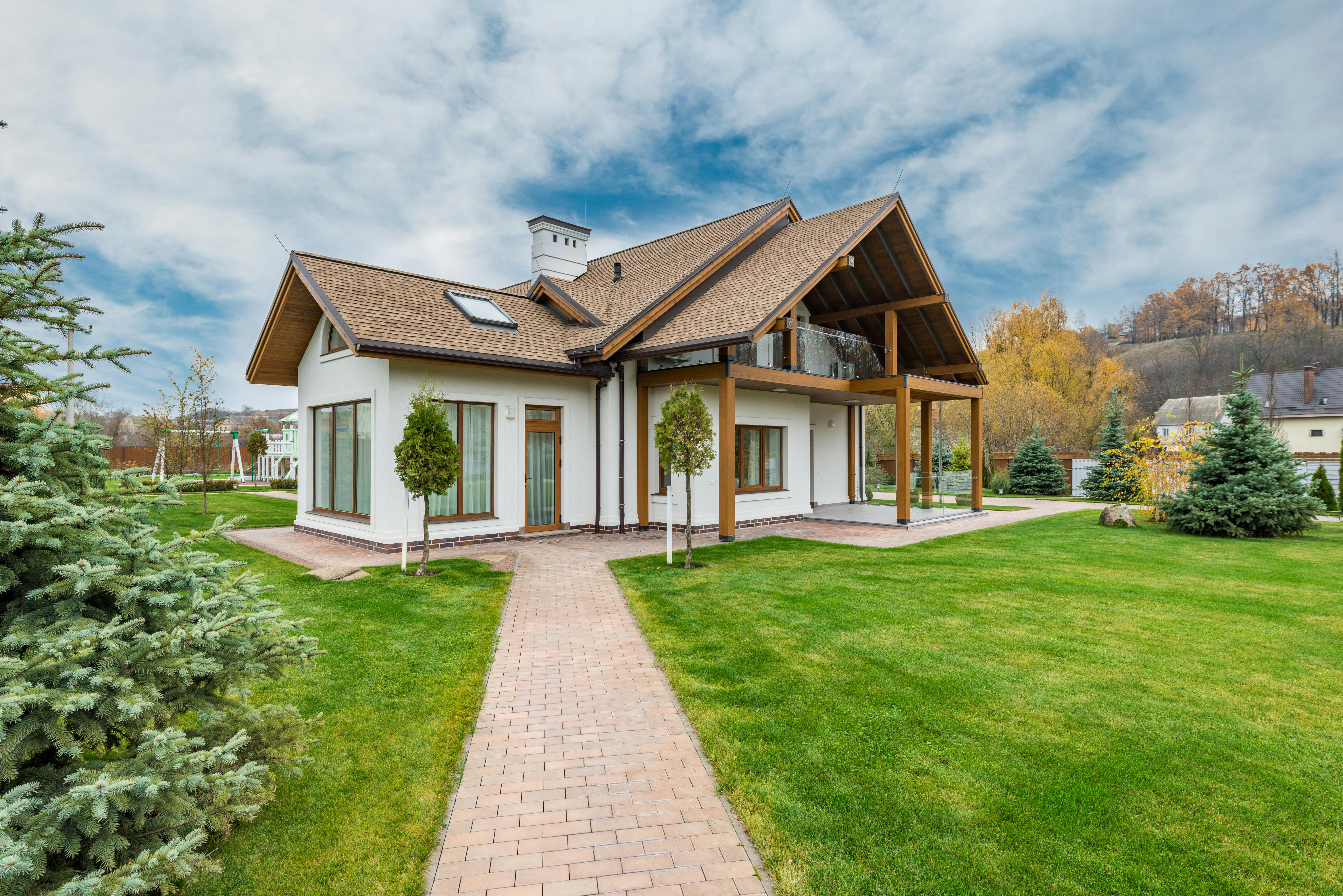 Best Artificial Grass for Homes: What to Consider Before Choosing?